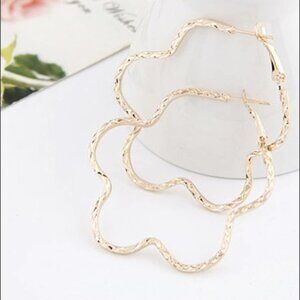 Flower Geometric Gold Twisted Hoop Earrings